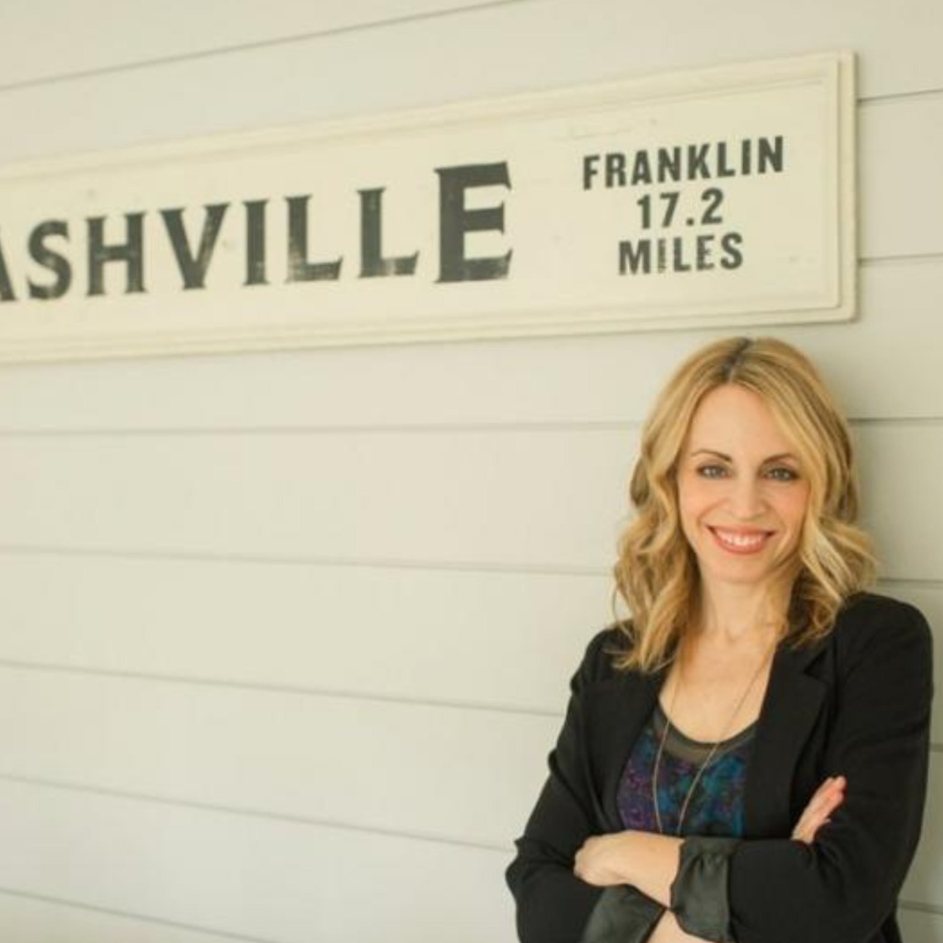 Singer-Songwriter Jenn Schott