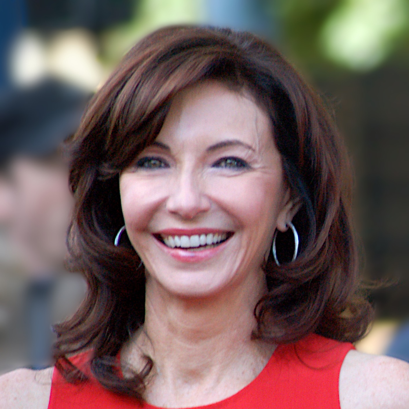 Mary Steenburgen Talks New Film “The Dink,” Pickleball and Memories From “Elf” episode artwork