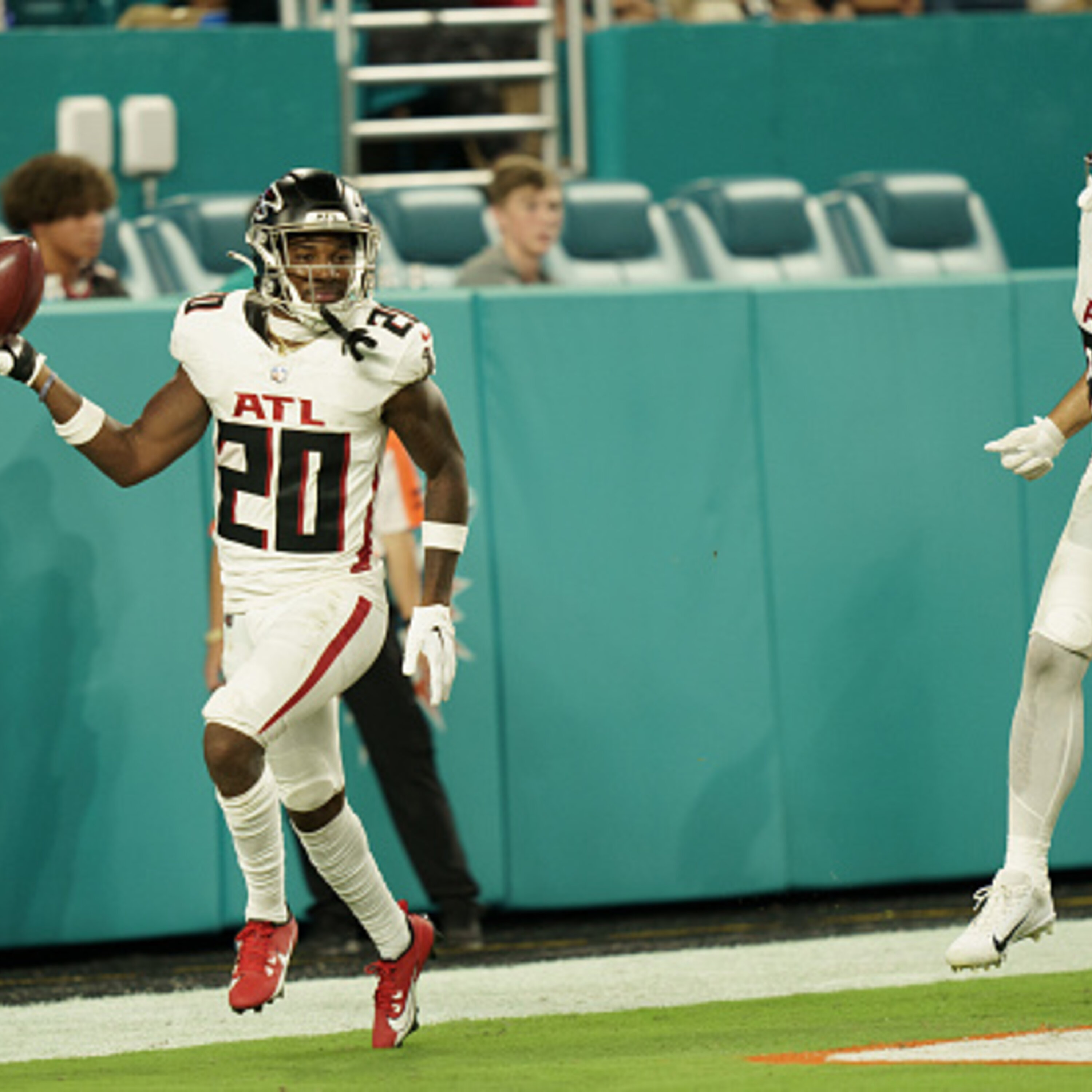 Falcons defense showing a new identity under Jerry Gray