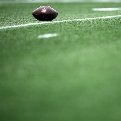 Lee Sterling previews the weekend's college football and NFL action