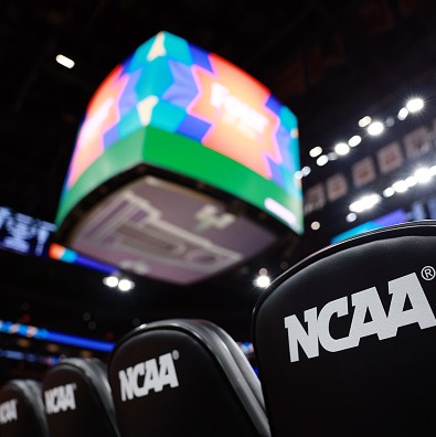 Would a franchise tag-style system work in college athletics? episode artwork