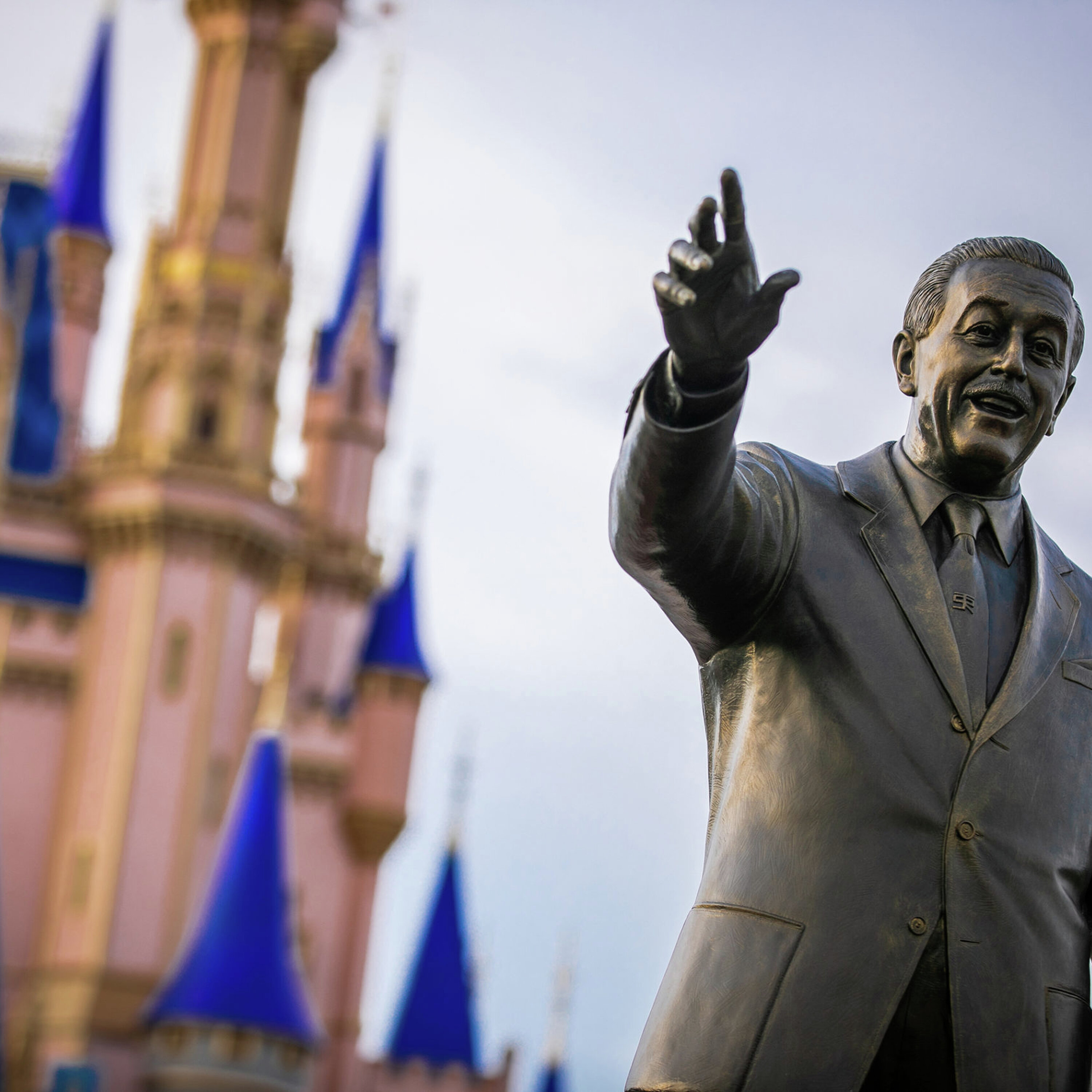 Noon Business Hour: Hotel Holidays - Disney Travel Planning & Credit Freeze