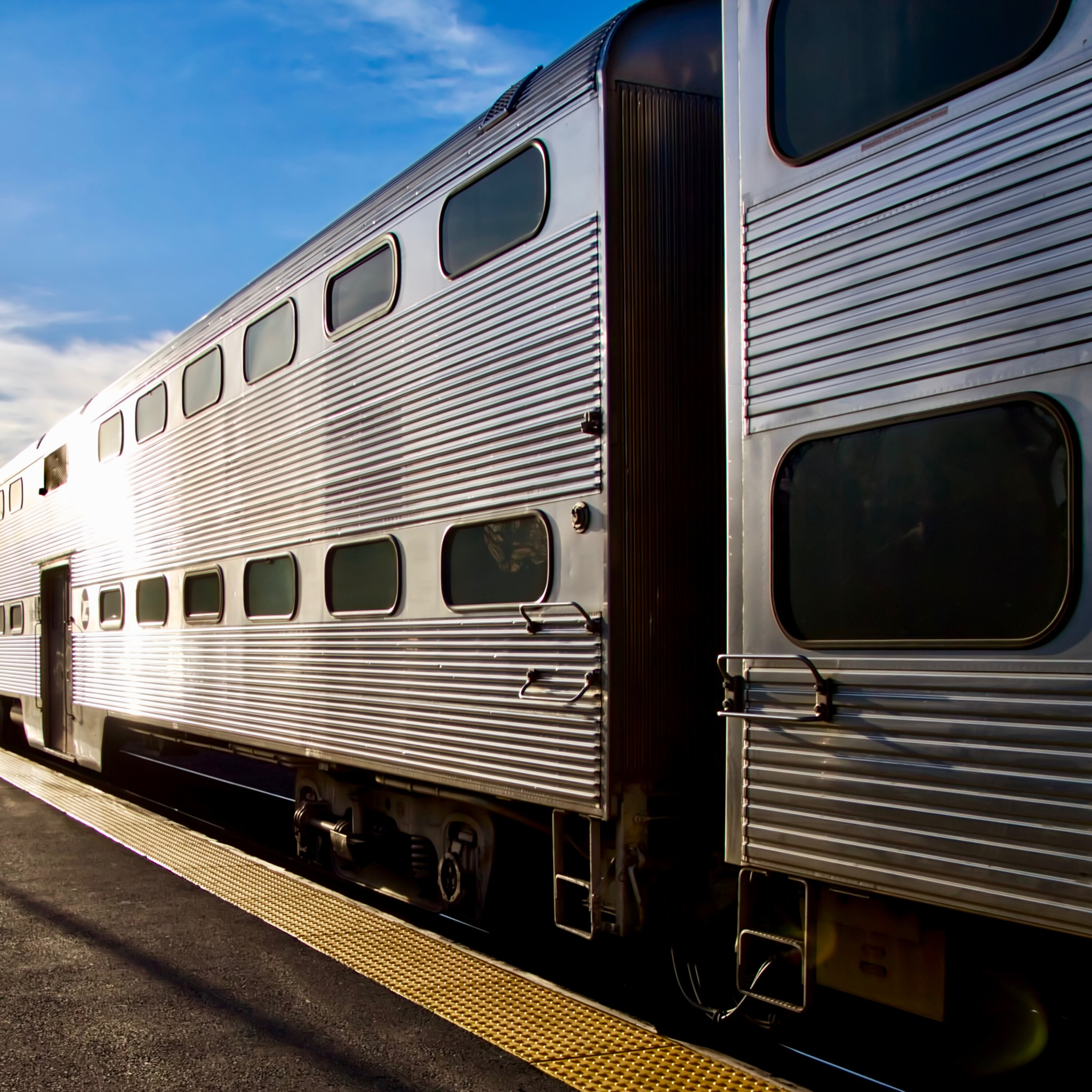 Metra UP West trains delayed as police investigate cargo train theft