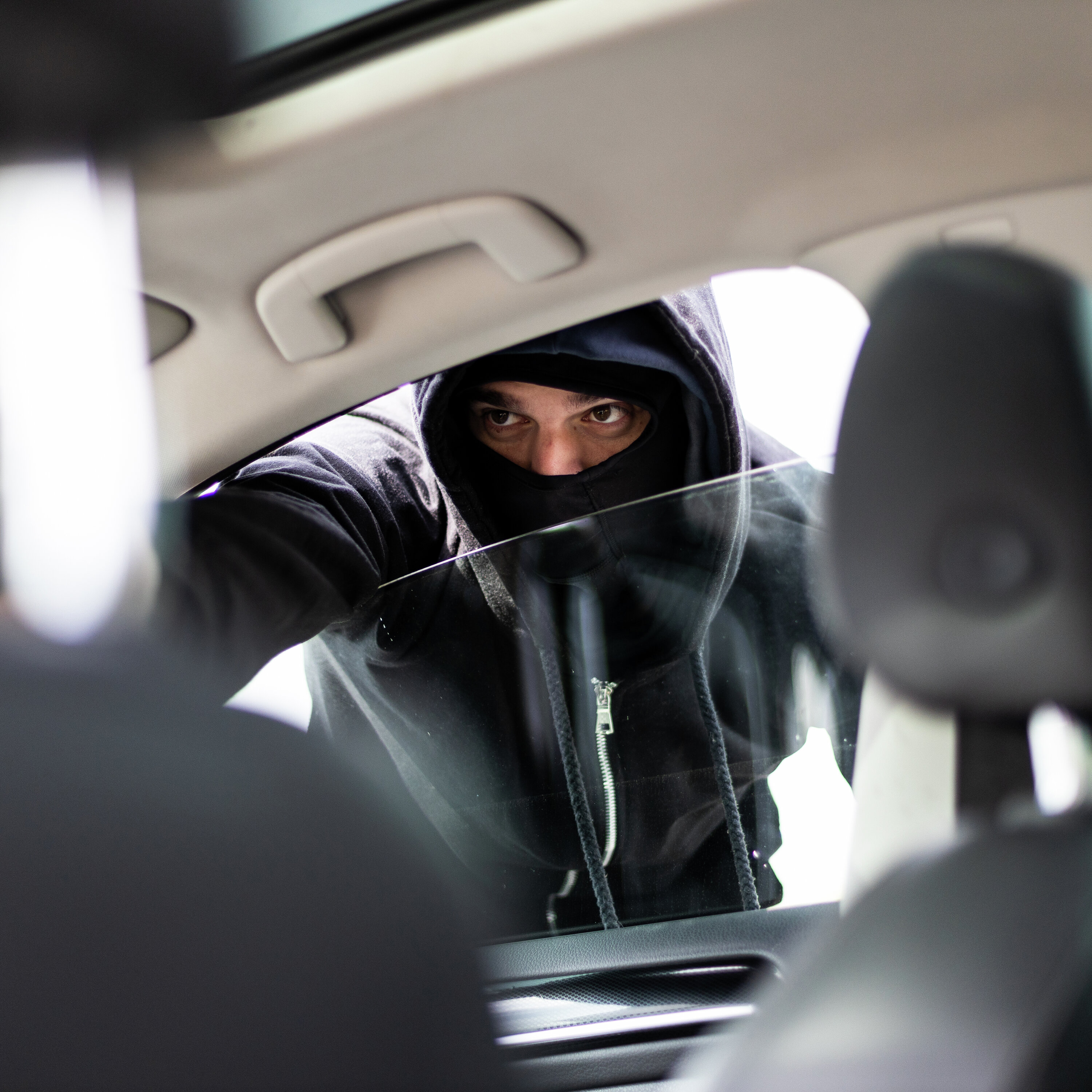 Police looking for people who robbed five rideshare drivers in South Shore