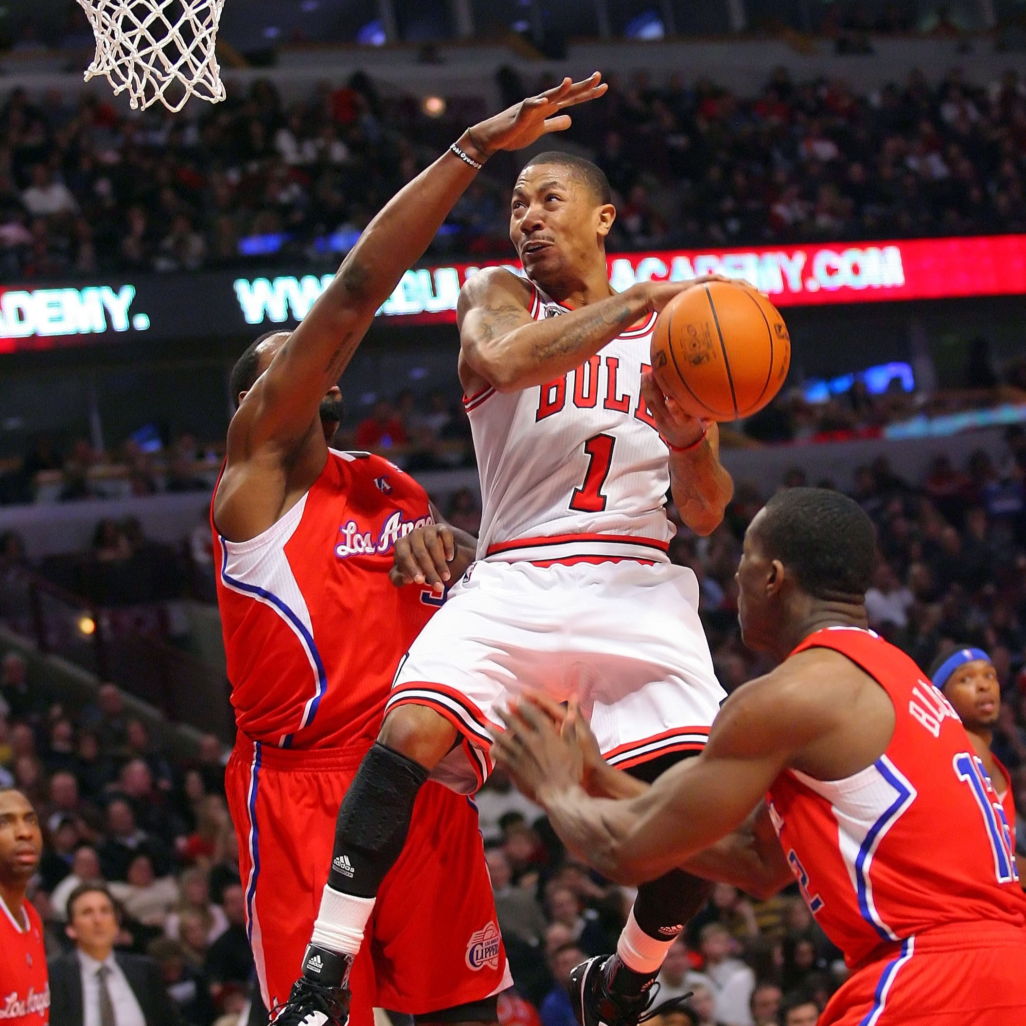 Chicago legend Derrick Rose announces retirement