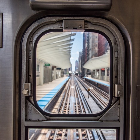 Man reportedly stabbed on southbound Red Line train