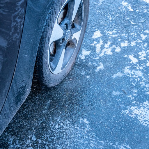 Chicago area dealing with icy conditions