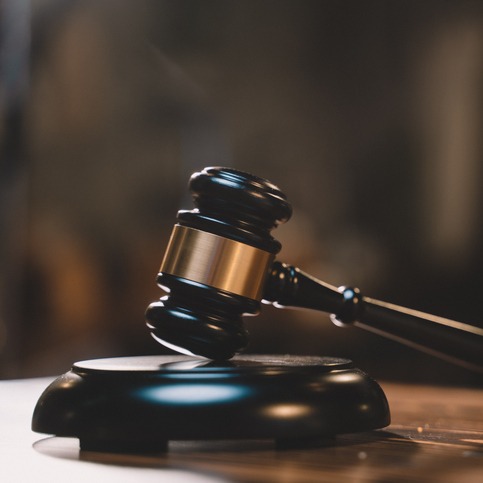 Judge rules to allow Highland Park parade shooting victims to attend trial