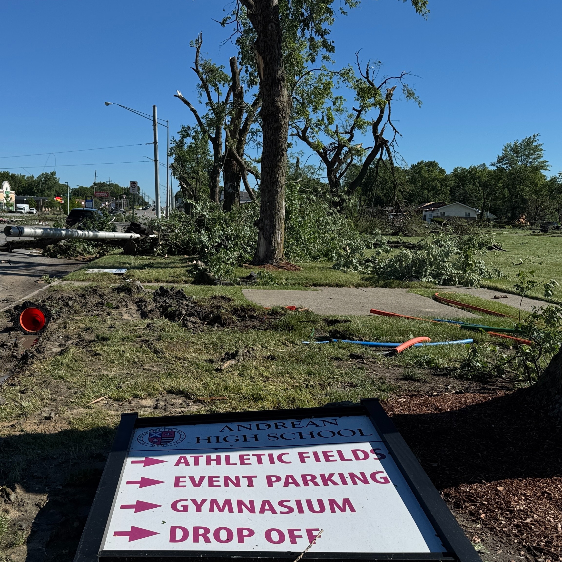 Apparent Tornado Hits Merrillville, Indiana episode artwork