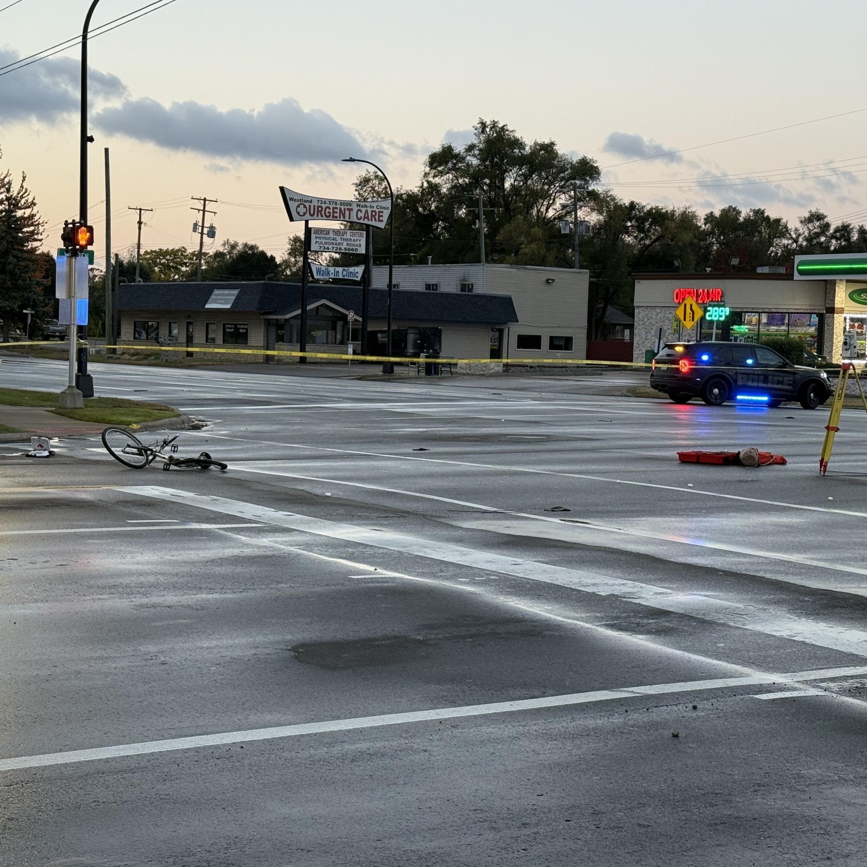 Bicyclist dies after being hit by truck in Westland