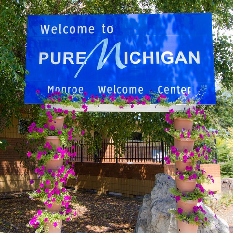 Michiganders hit the road for Memorial Day weekend! episode artwork