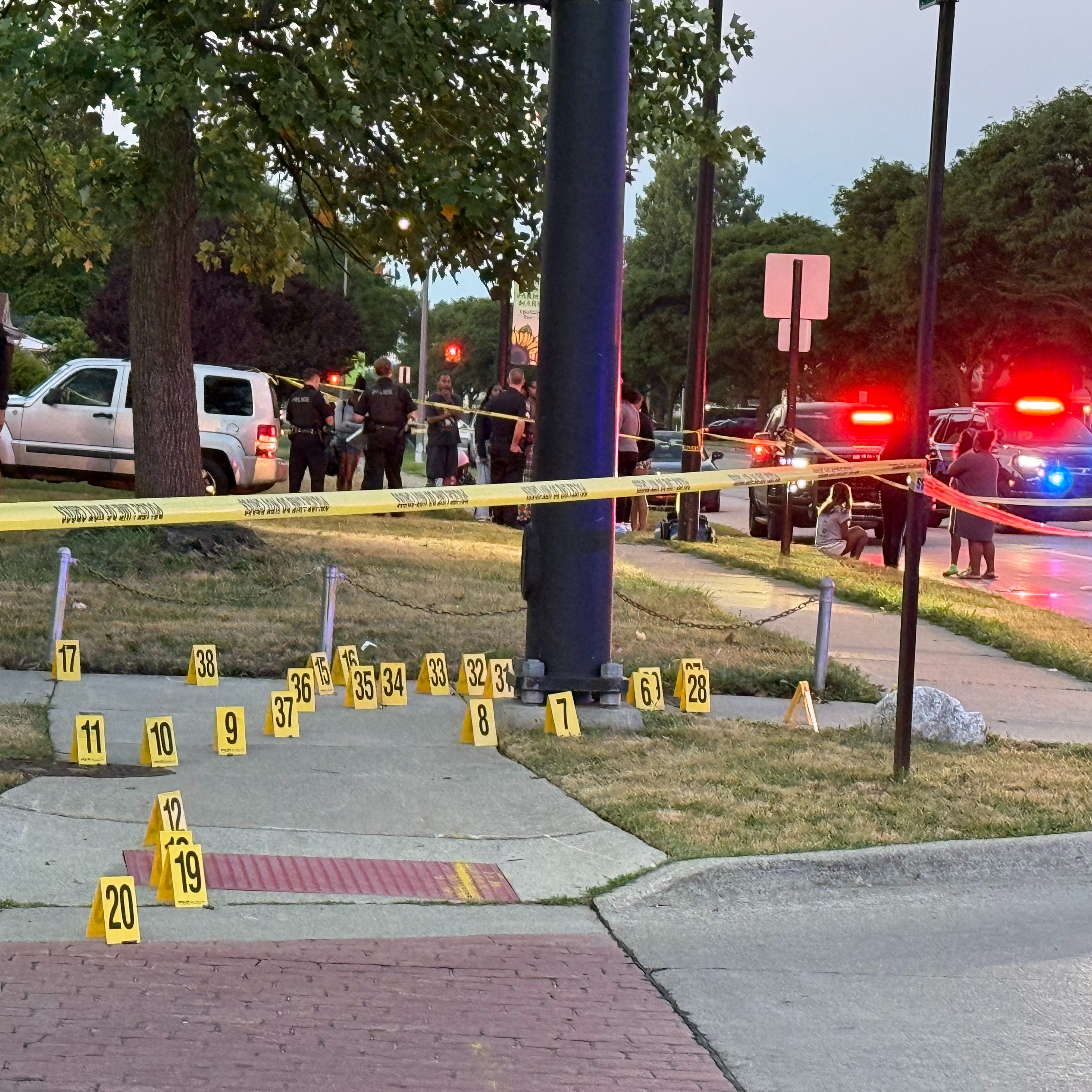 2 dead, 1 wounded after shooting in Oak Park, no arrests yet episode artwork