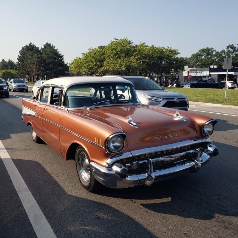 Classic cars, fans line Woodward ahead of annual Dream Cruise episode artwork