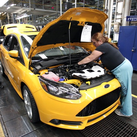 Should the Detroit Big Three get back into cars?