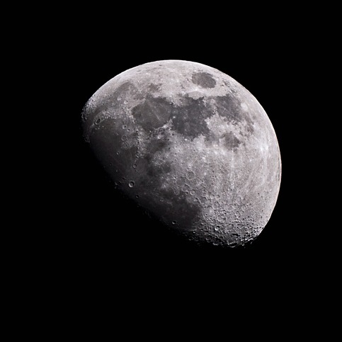 Car companies want to go to the moon, show off lunar rovers