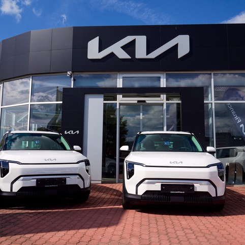 'Little brother' Kia is outselling Hyundai for the first time