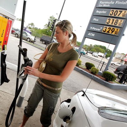 Gas is up, but will it hit $4 a gallon? episode artwork