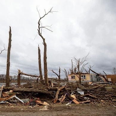 Officials want "traumatic tourists" to avoid tornado damaged area, victims episode artwork
