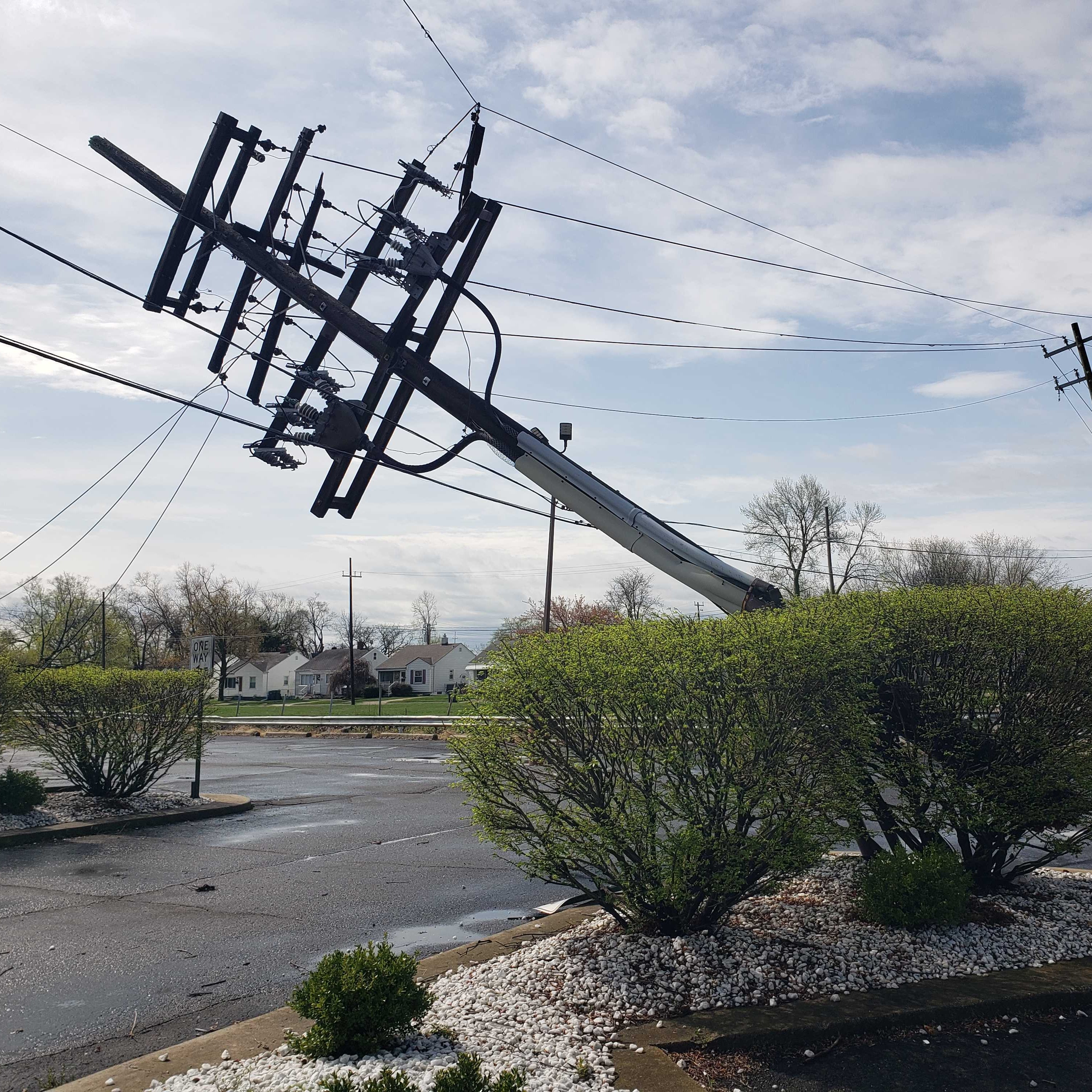 Surveying storm damage: How do they decide if a tornado hit? episode artwork