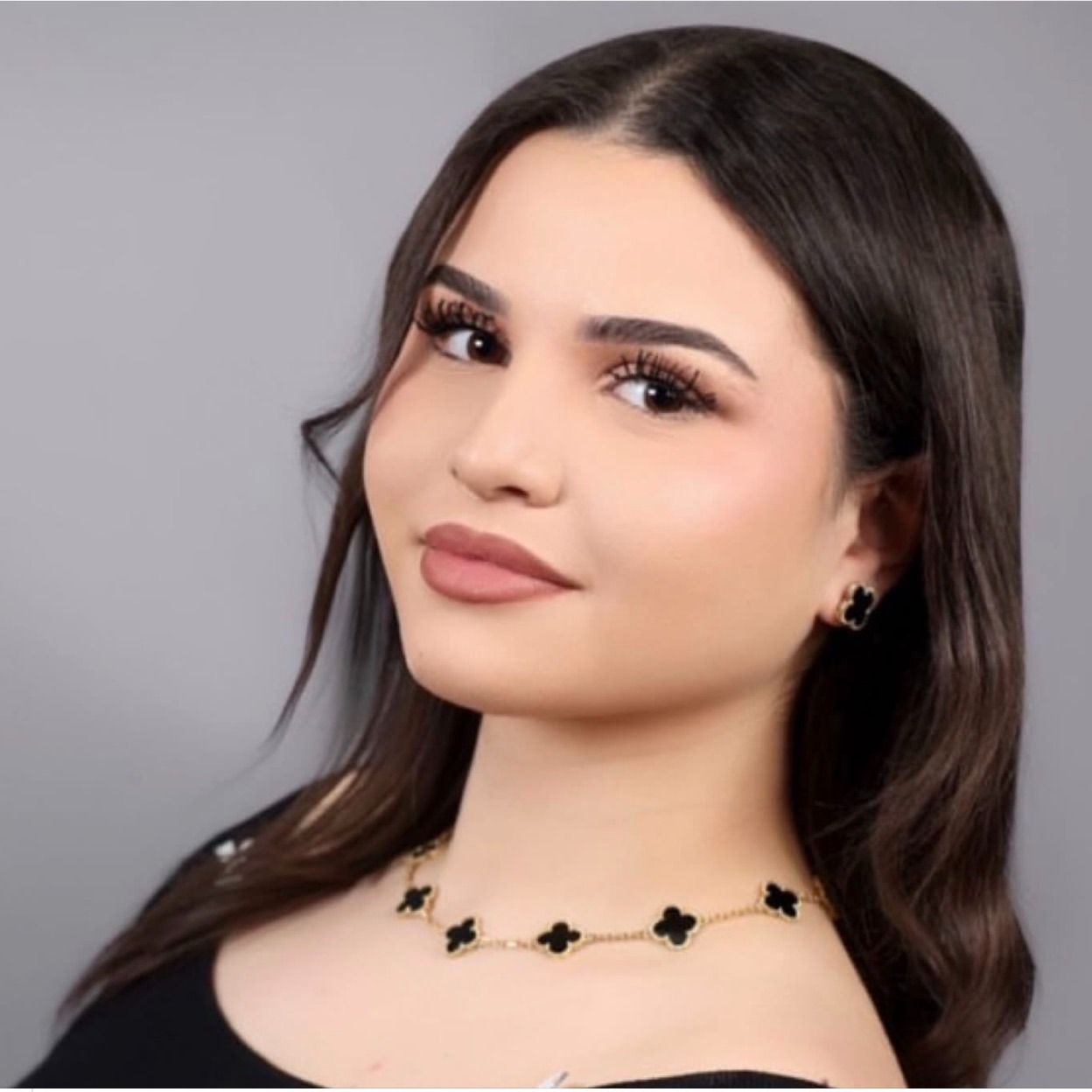 Local high school senior sets record for scholarship offers episode artwork
