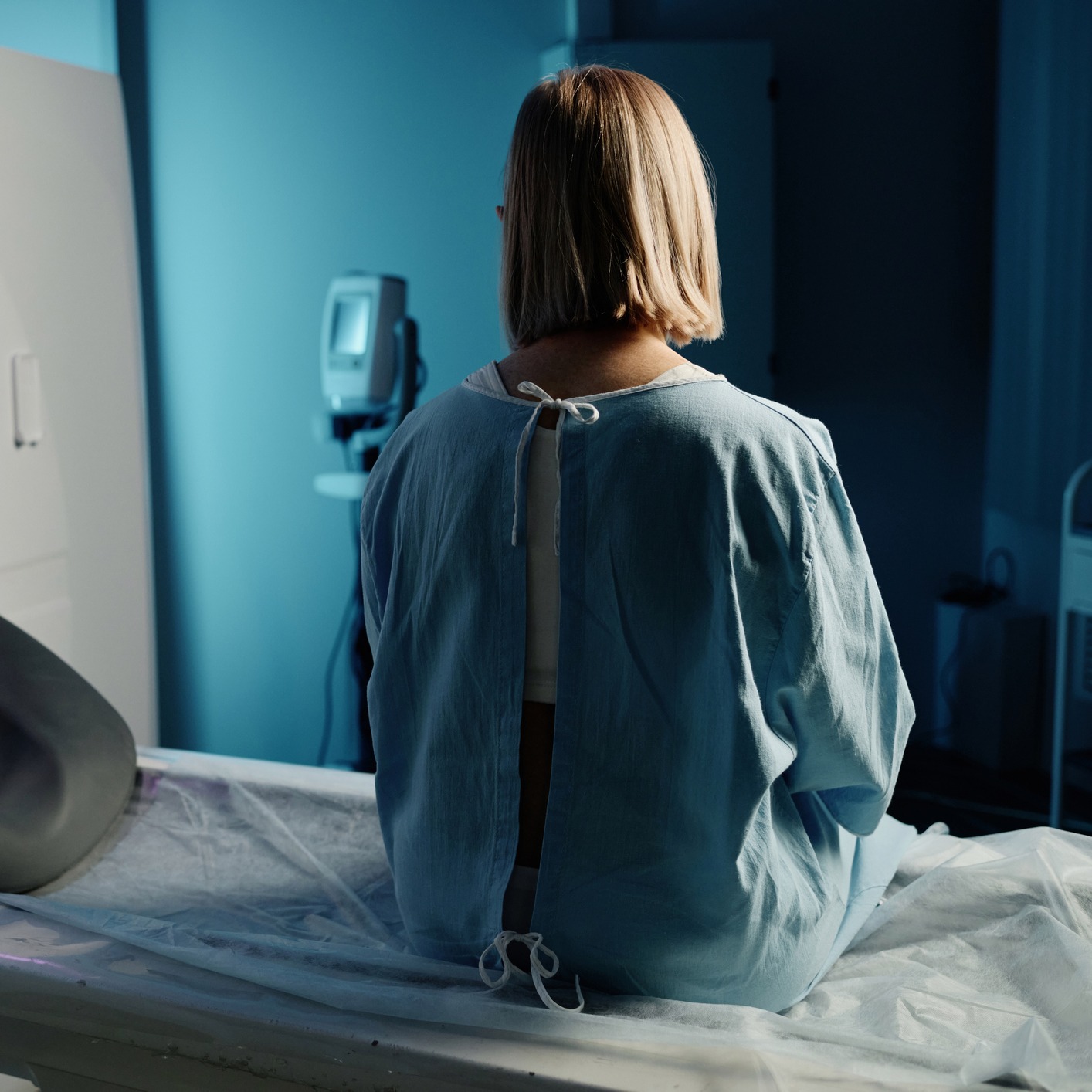 Breast MRIs catch breast cancer 5-6 years earlier than mammograms episode artwork