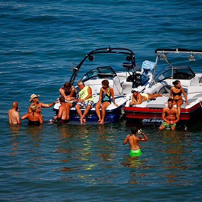 Research shows Americans are overpaying for Spring, Summer travel episode artwork