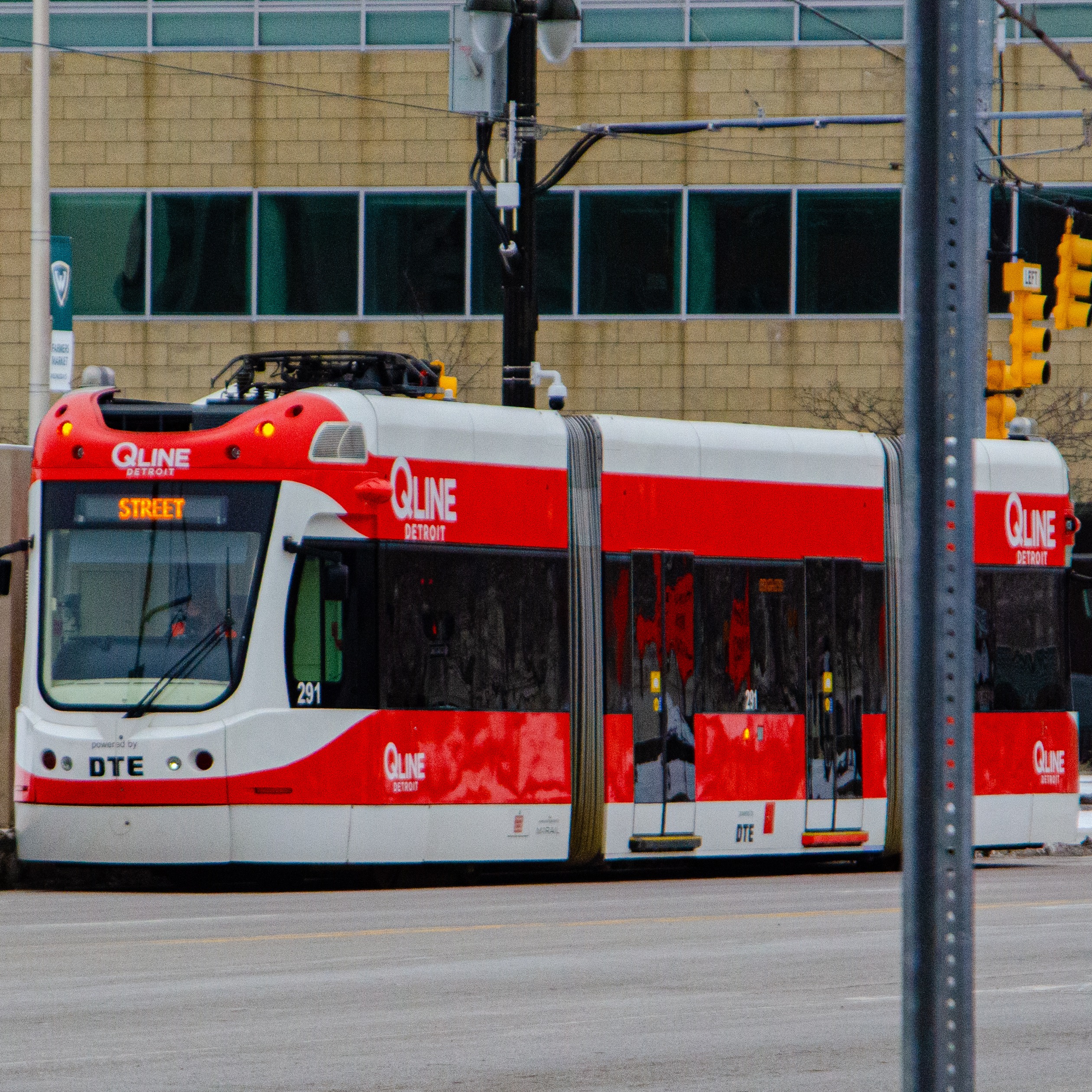 Regional Transit Authority expands hours for QLINE, D2A2 bus service episode artwork