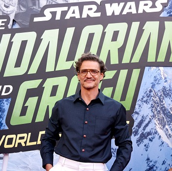 Star Wars returns to the big screen with The Mandalorian and Grogu episode artwork