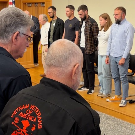 Frontline Ukrainian soldiers bring stories of war to metro Detroit episode artwork