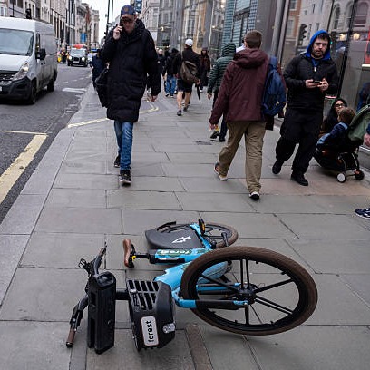 More people are crashing on e-bikes and e-scooters, some 20,000 a year episode artwork