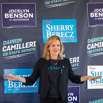 Jocelyn Benson wins Democratic primary for Michigan Governor episode artwork