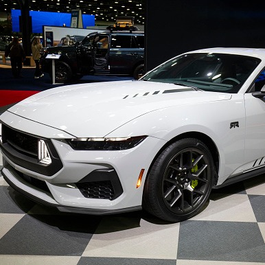 Dealers say Ford is planning to produce a 4-door Mustang episode artwork