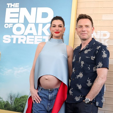Review: 'The End of Oak Street', a roaring good time at the theater episode artwork