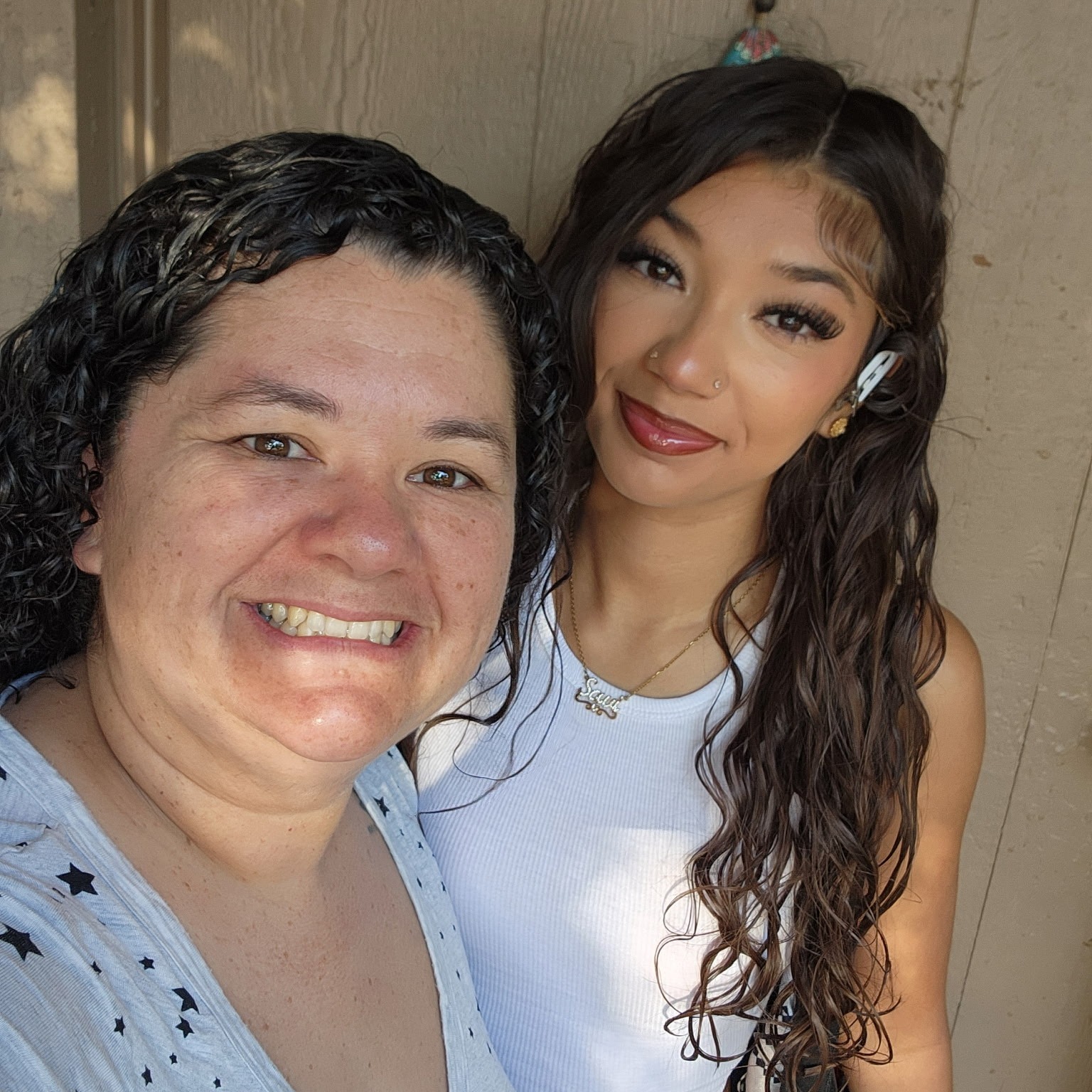 Listener Azure drops off her daughter Savannah for her first day of Senior Year episode artwork