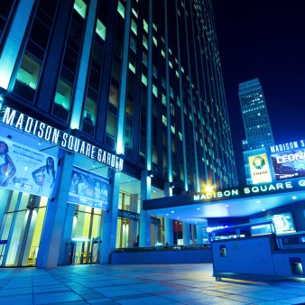 JW & Company with Grizzlies Play by Play Announcer Eric Hasseltine - on loud NBA arenas and hoops