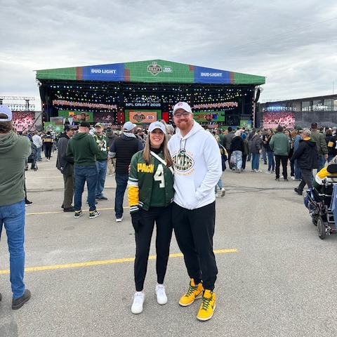 UPDATE: Was Elizabeth kicked out of her Airbnb at the NFL Draft? episode artwork