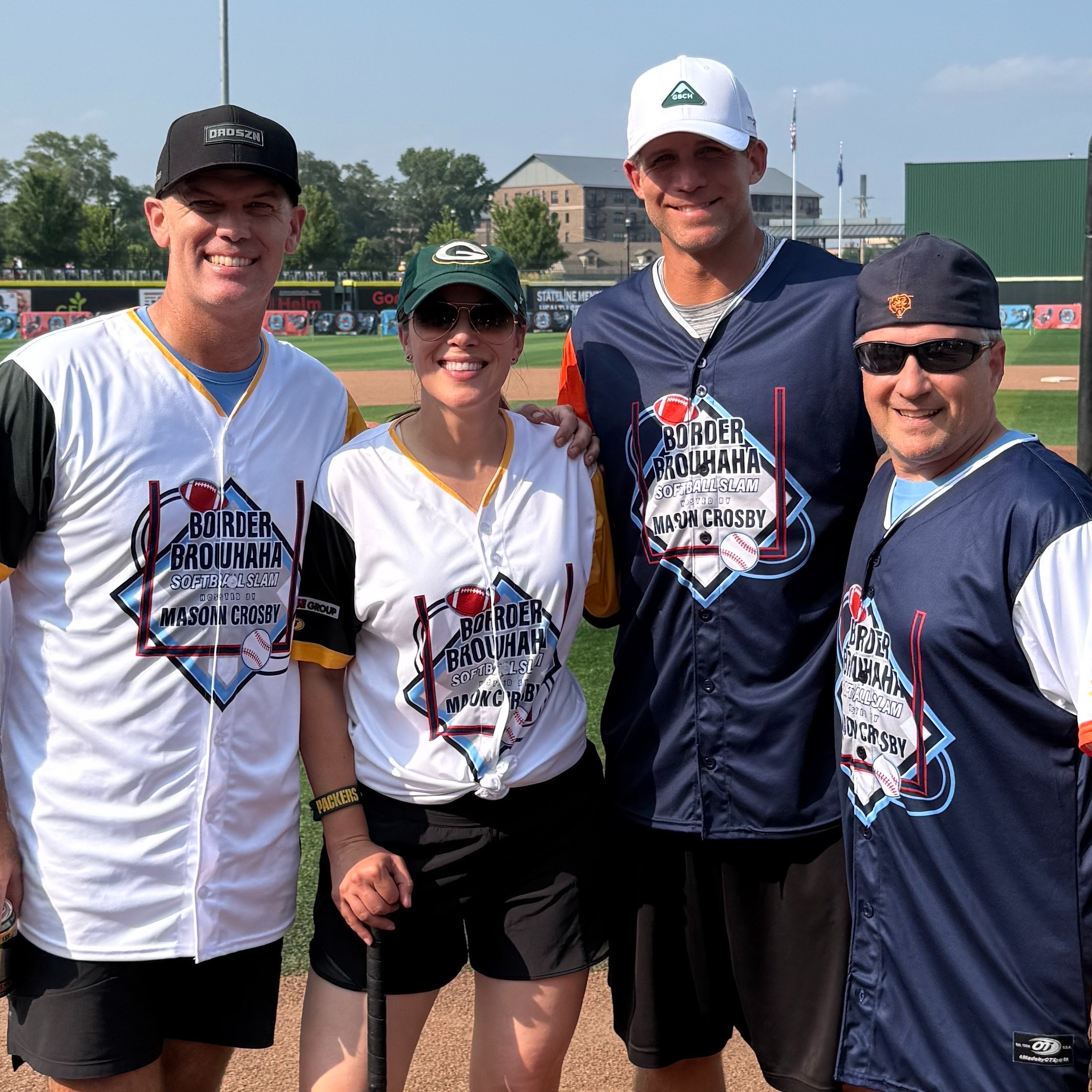 Why was Elizabeth booed at Mason Crosby's charity softball game??? episode artwork
