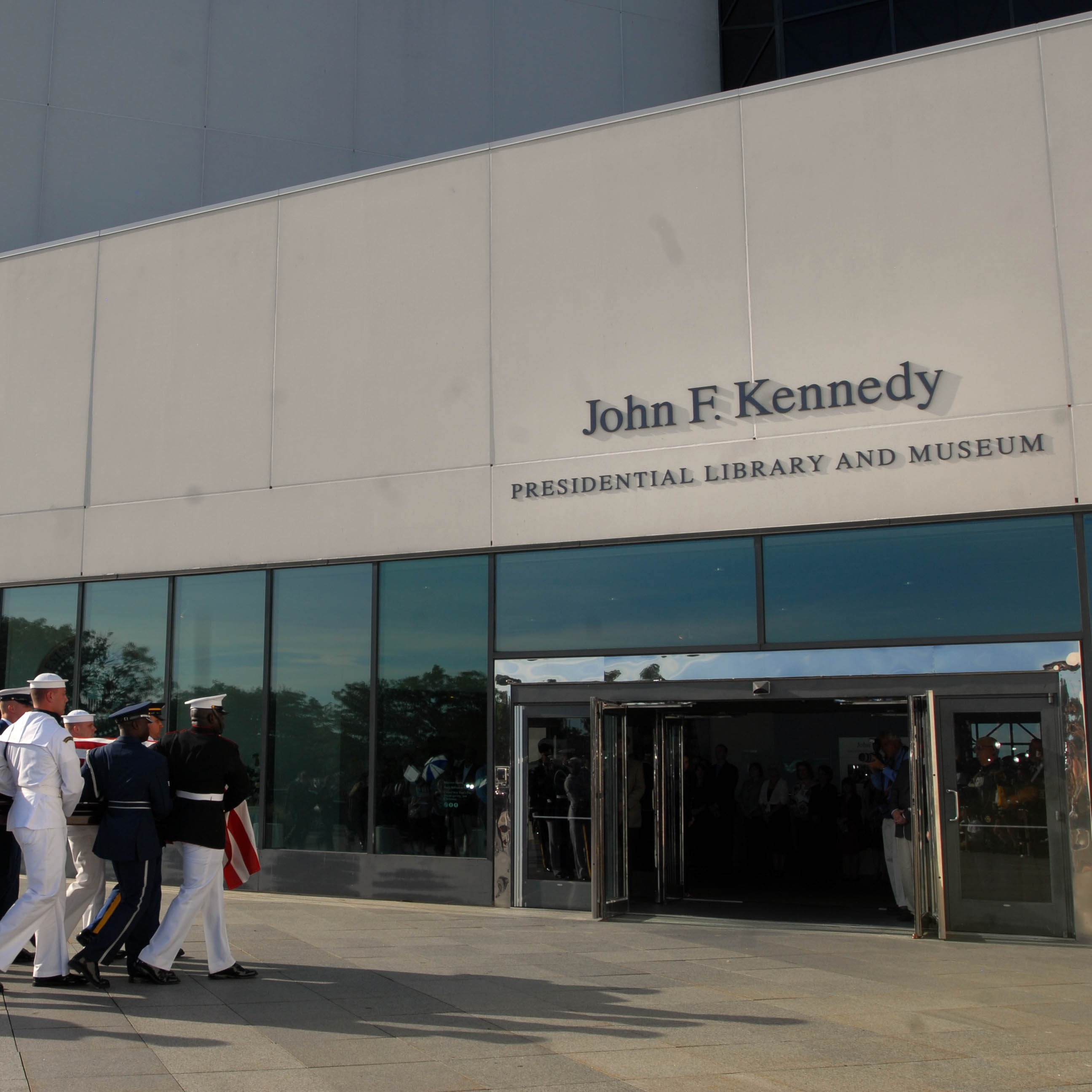 Rachel Flor on JFK Profile in Courage Award, honoring Minnesota episode artwork