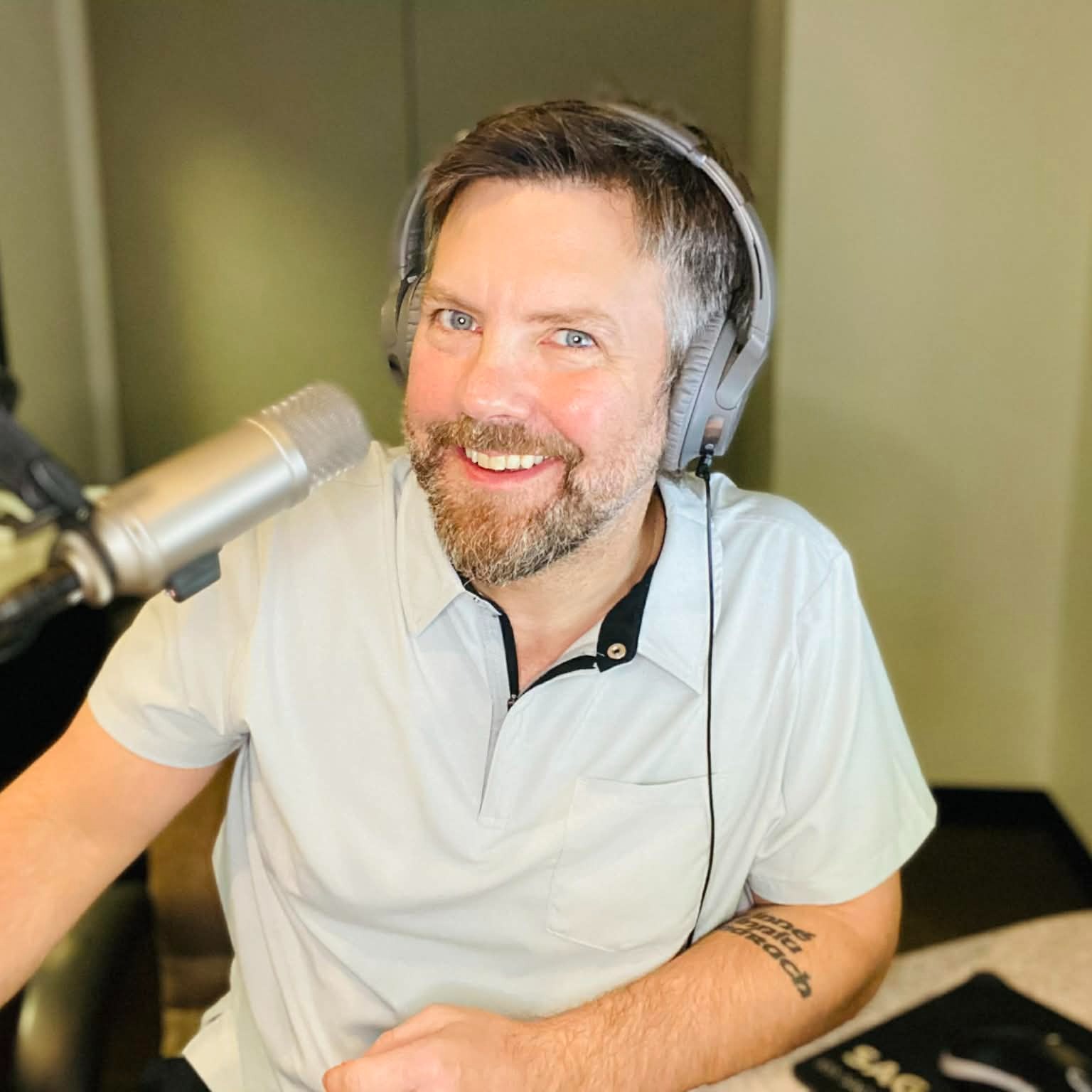Adam Carter and Vineeta Sawkar discuss taking you kids to Disney Land or Disney World:  Remember it or Regret it? episode artwork