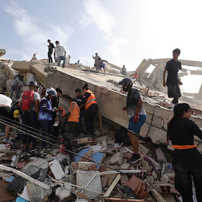 Lindsey Reiser on Venezuelan earthquakes, inflation, and Congress! episode artwork