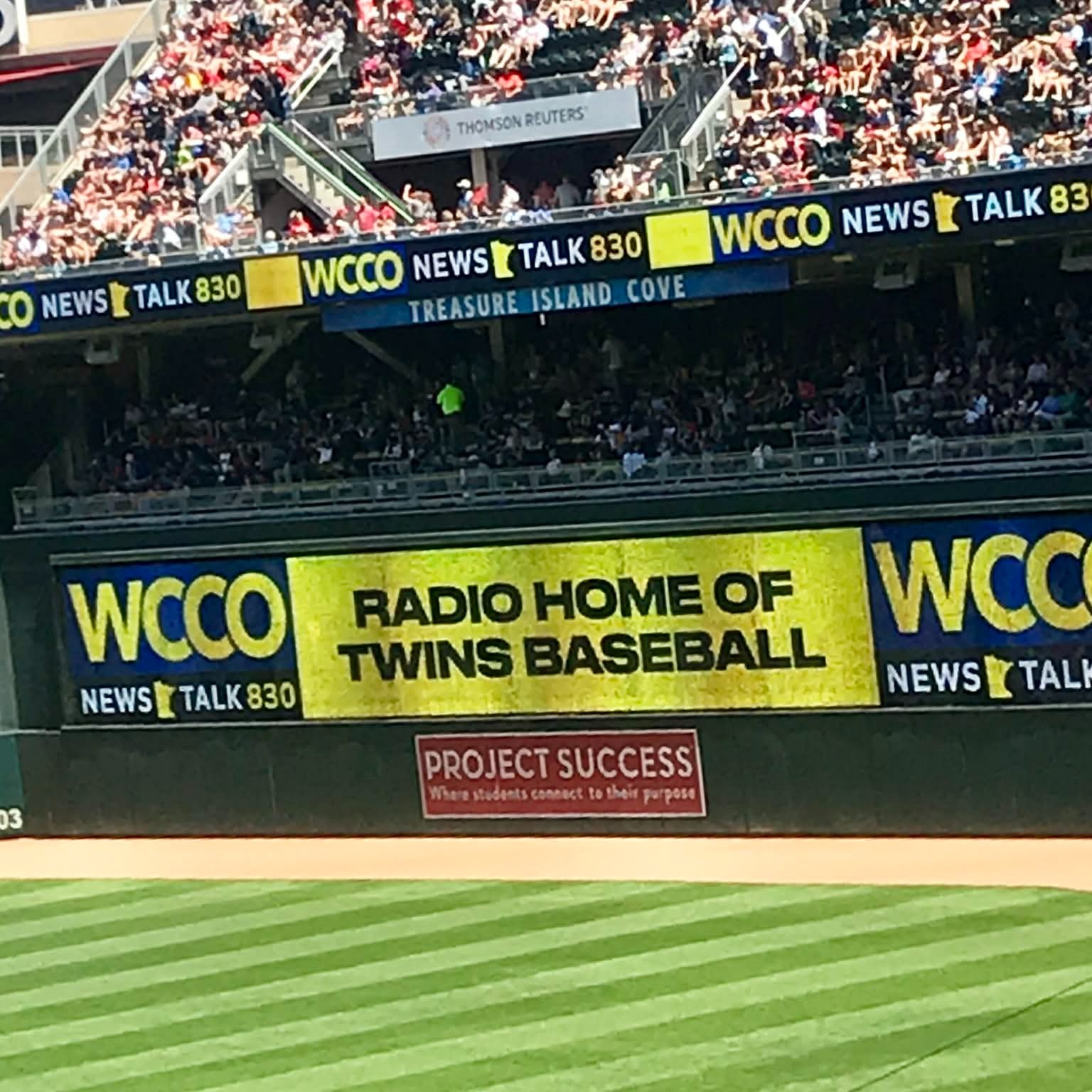 The Twins take a series in New York for the first time in over a decade! episode artwork
