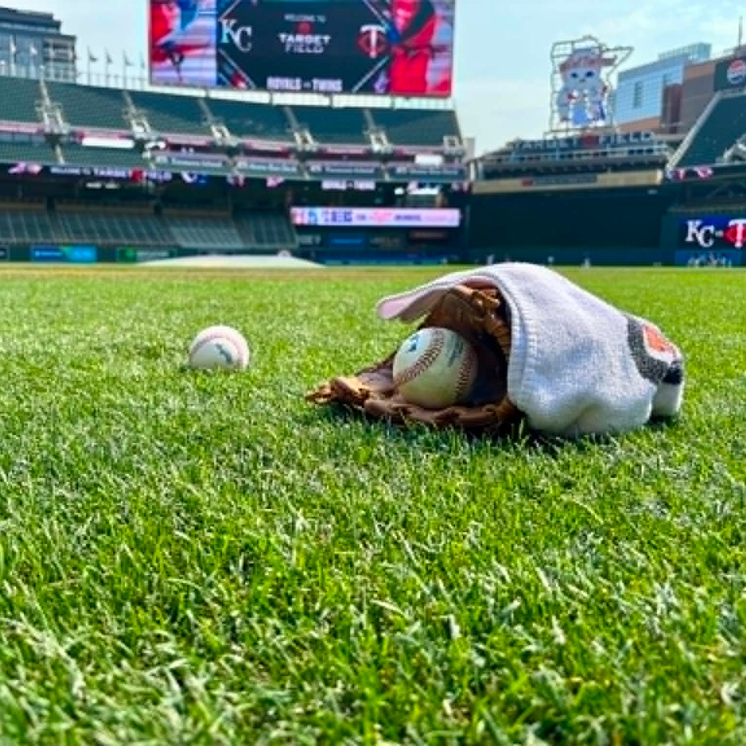 Twins 1st pitch:   What will the Twins do in the next 7 hours? episode artwork