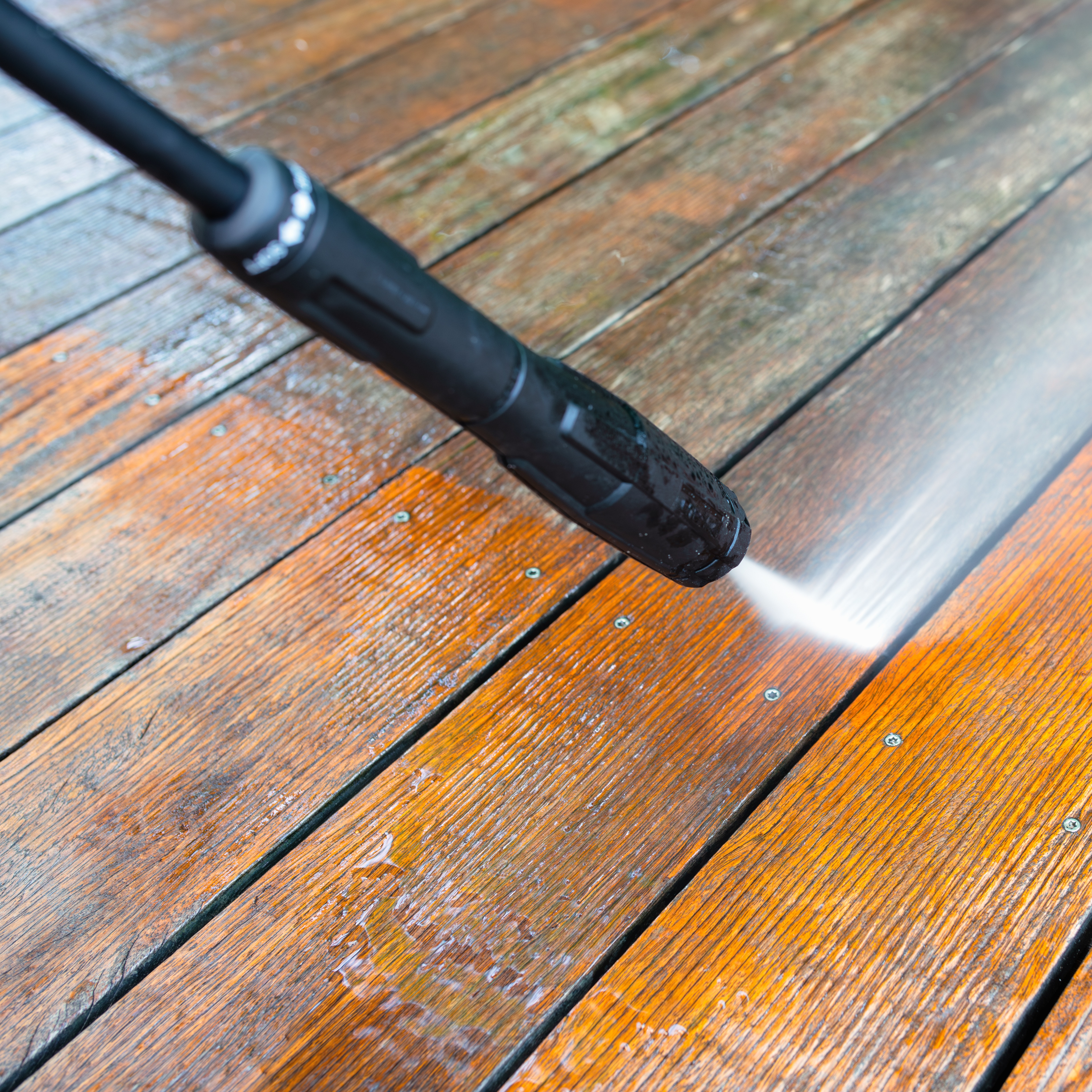 The Lindus Maintenance Program, Modern Deck Designs, Keep Your Roof Clean episode artwork