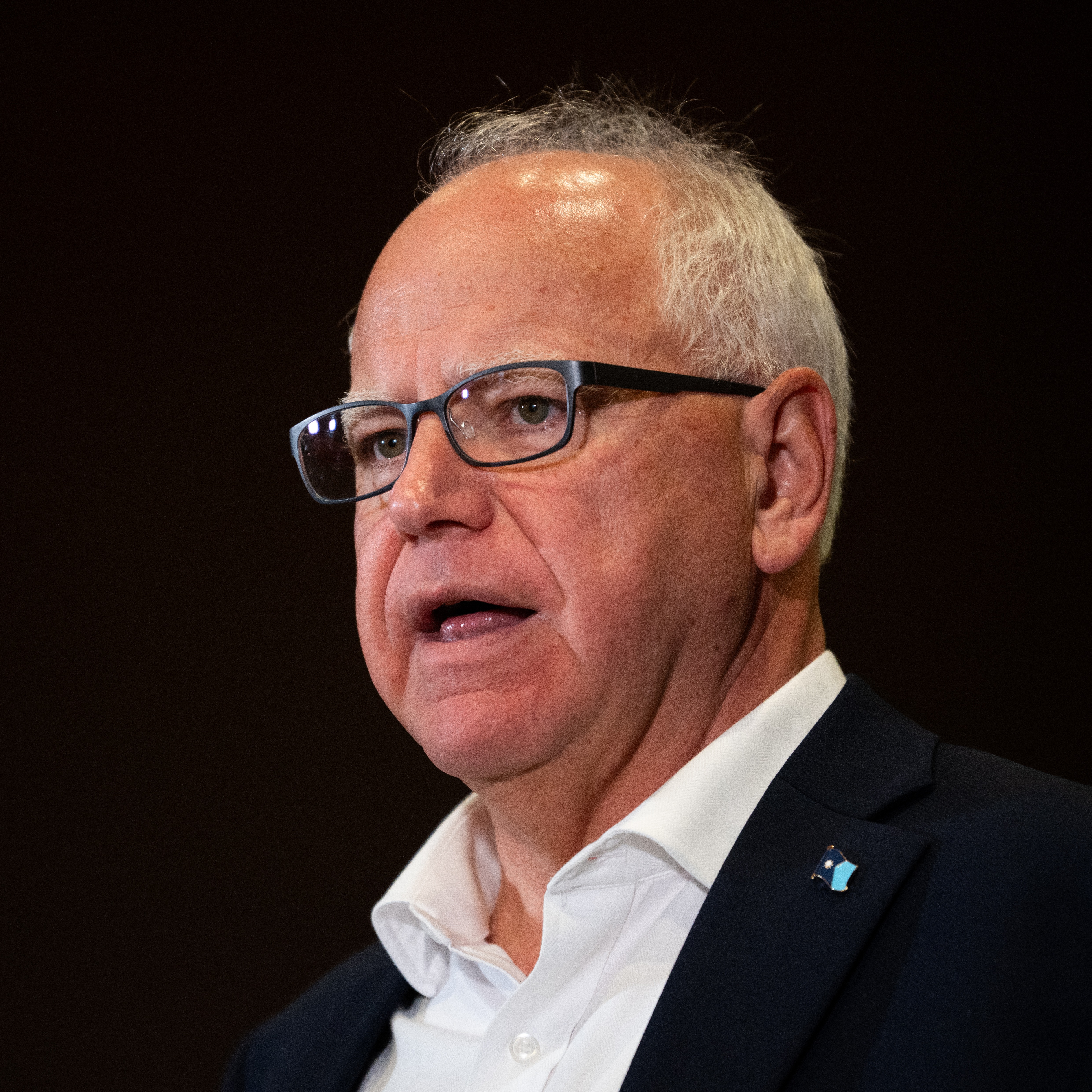 How does Jeff Hayden feel Tim Walz has handled the fraud in the state? episode artwork