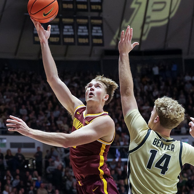 Niko Medved, Gophers basketball head coach on road win in Iowa, Northwestern and more! episode artwork