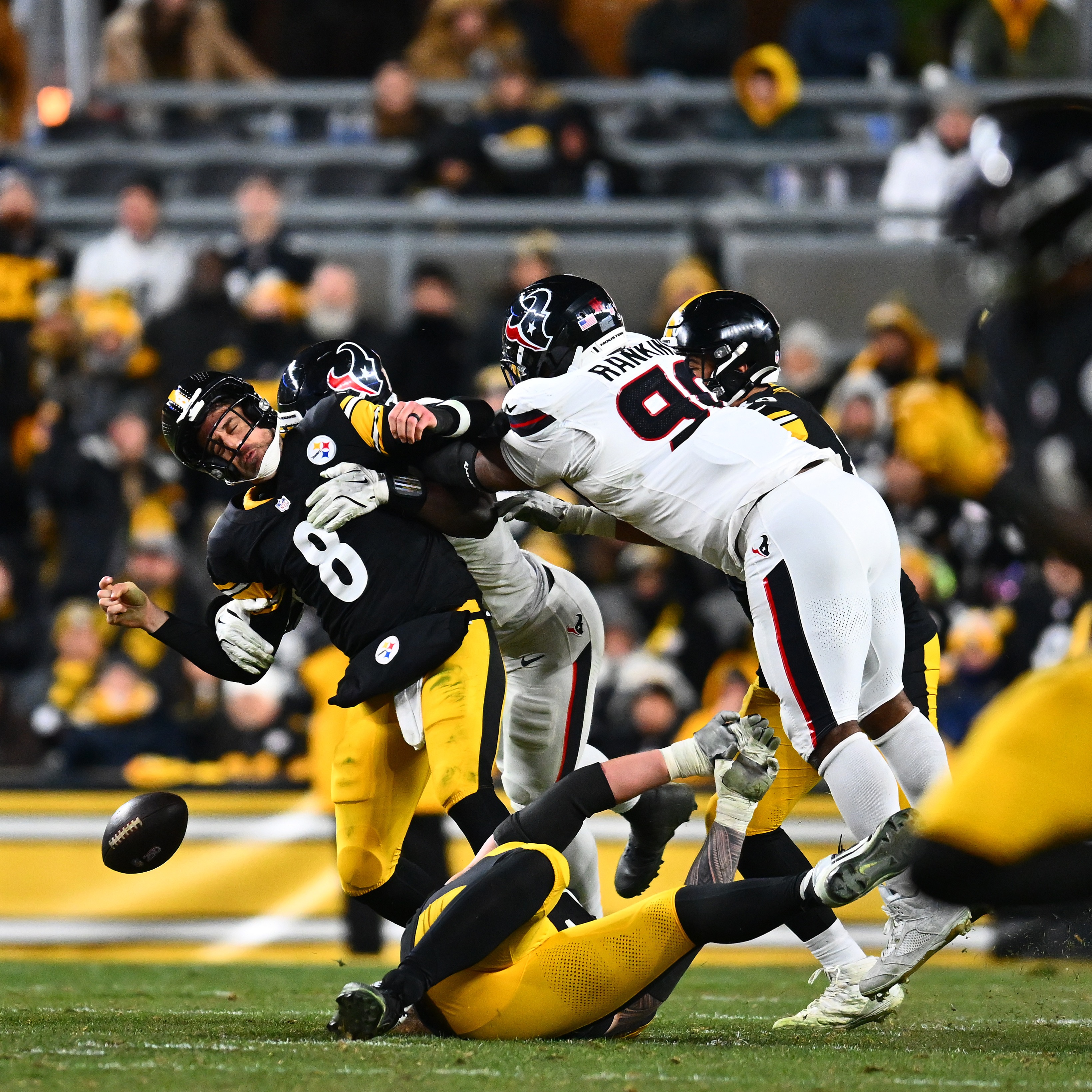 Who has the most momentum heading into the NFL Divisional Round? episode artwork