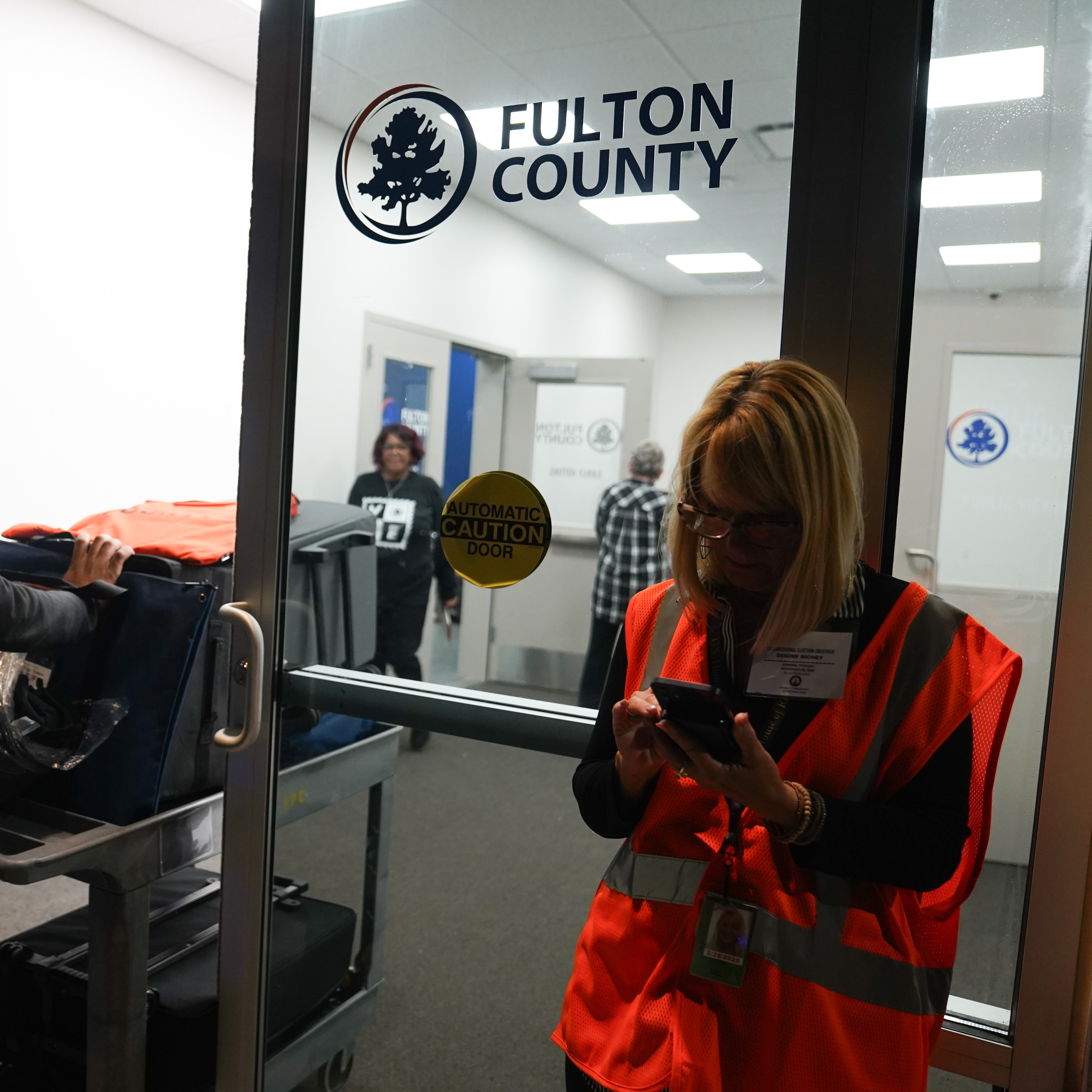 How concerned should we be about the FBI raid of Georgia election offices? episode artwork