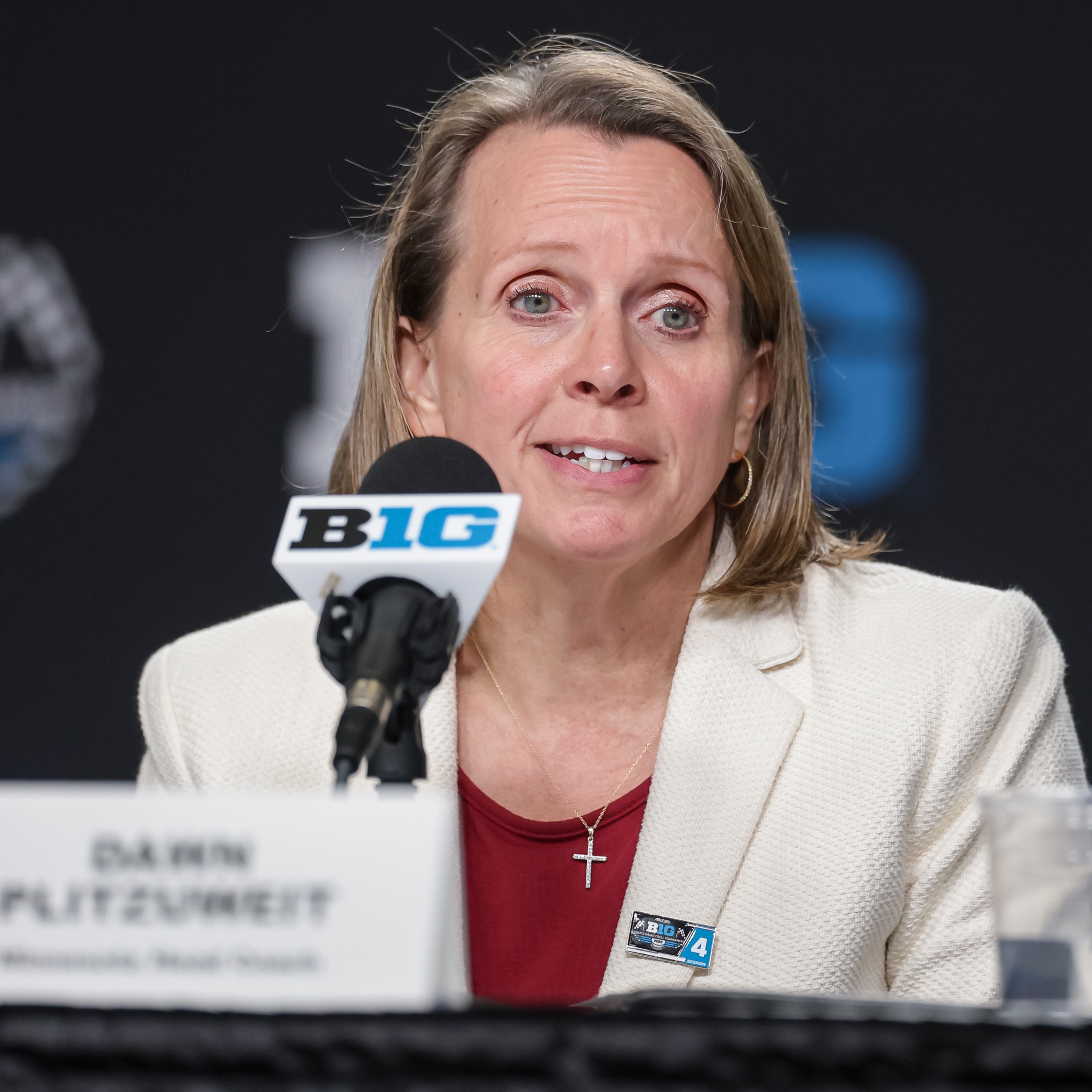 What does Sloane Martin think of the Gopher Women's Basketball NCAA draw? episode artwork