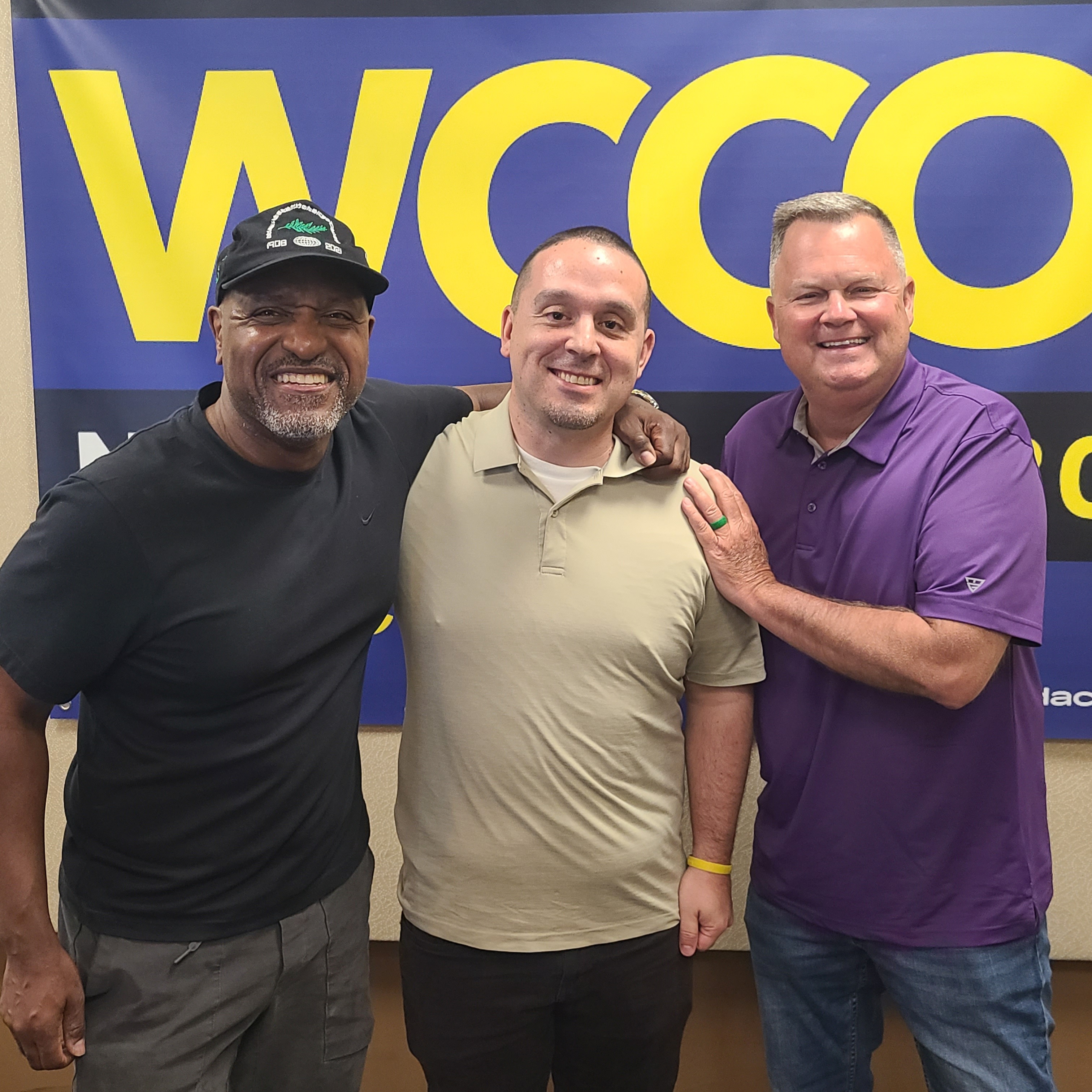 What makes the Dave Winfield statue so special for the city of St. Paul? episode artwork
