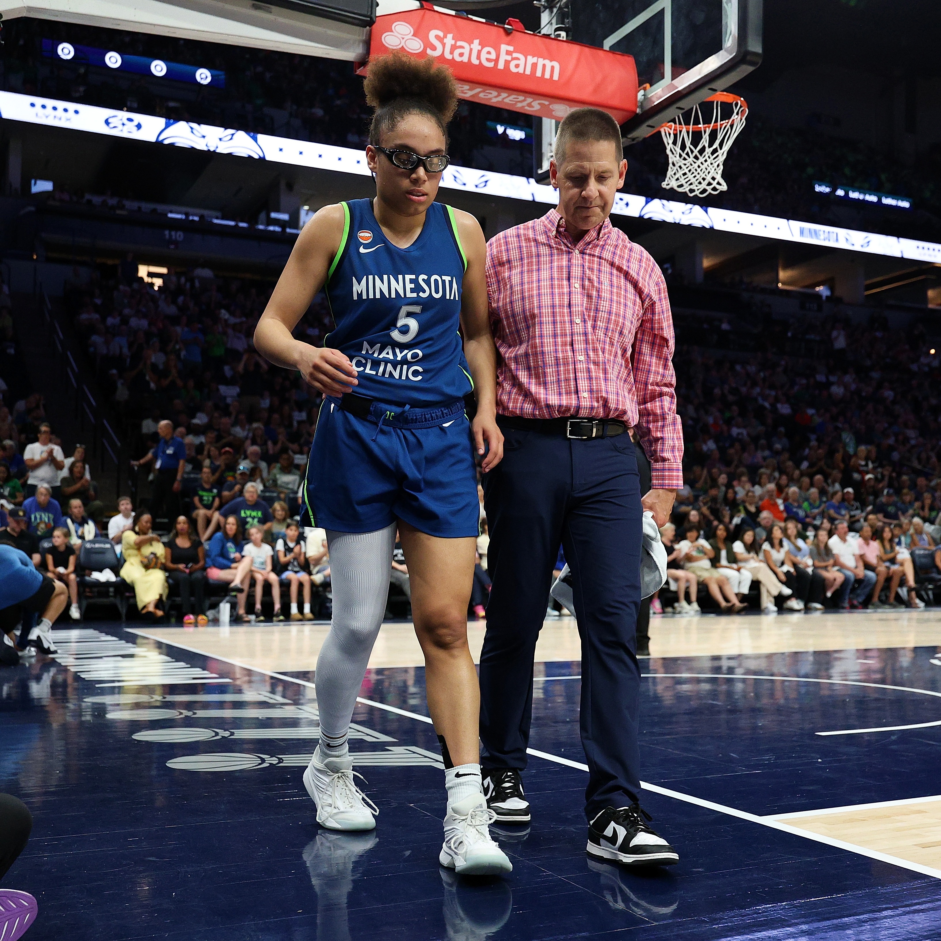 How concerned should the Lynx be about Olivia Miles' injury? episode artwork
